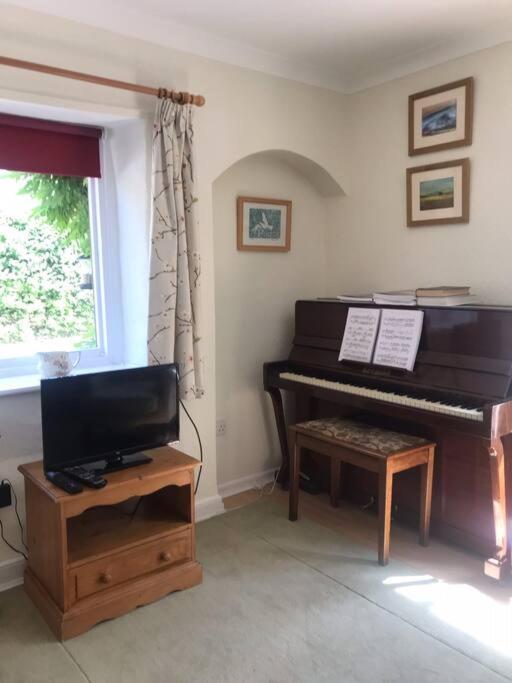 No 96 Chapel Lane - Self Contained Cottage In The Heart Of Butleigh Экстерьер фото